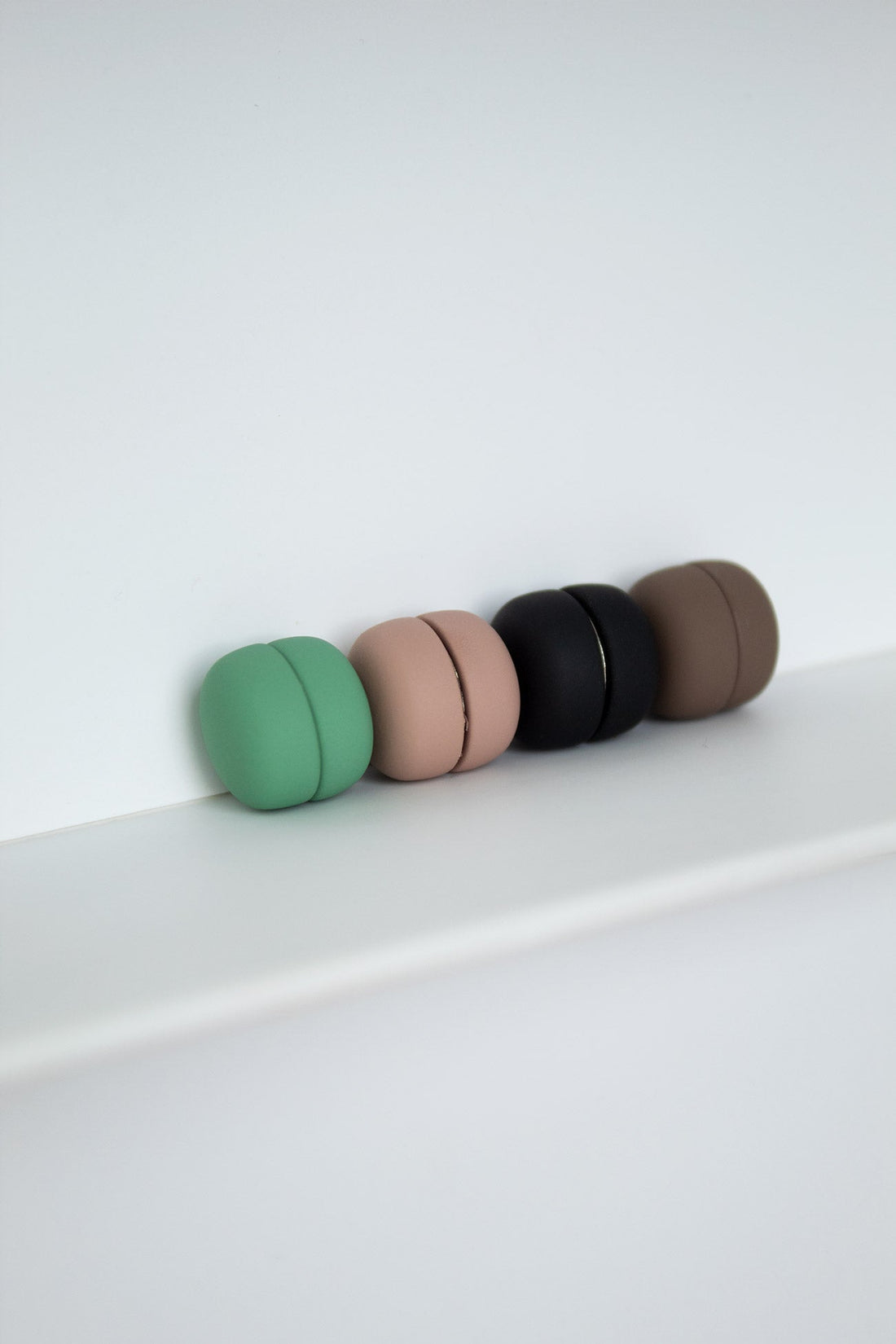 MATTE MAGNET SET- GREEN AND NUDE